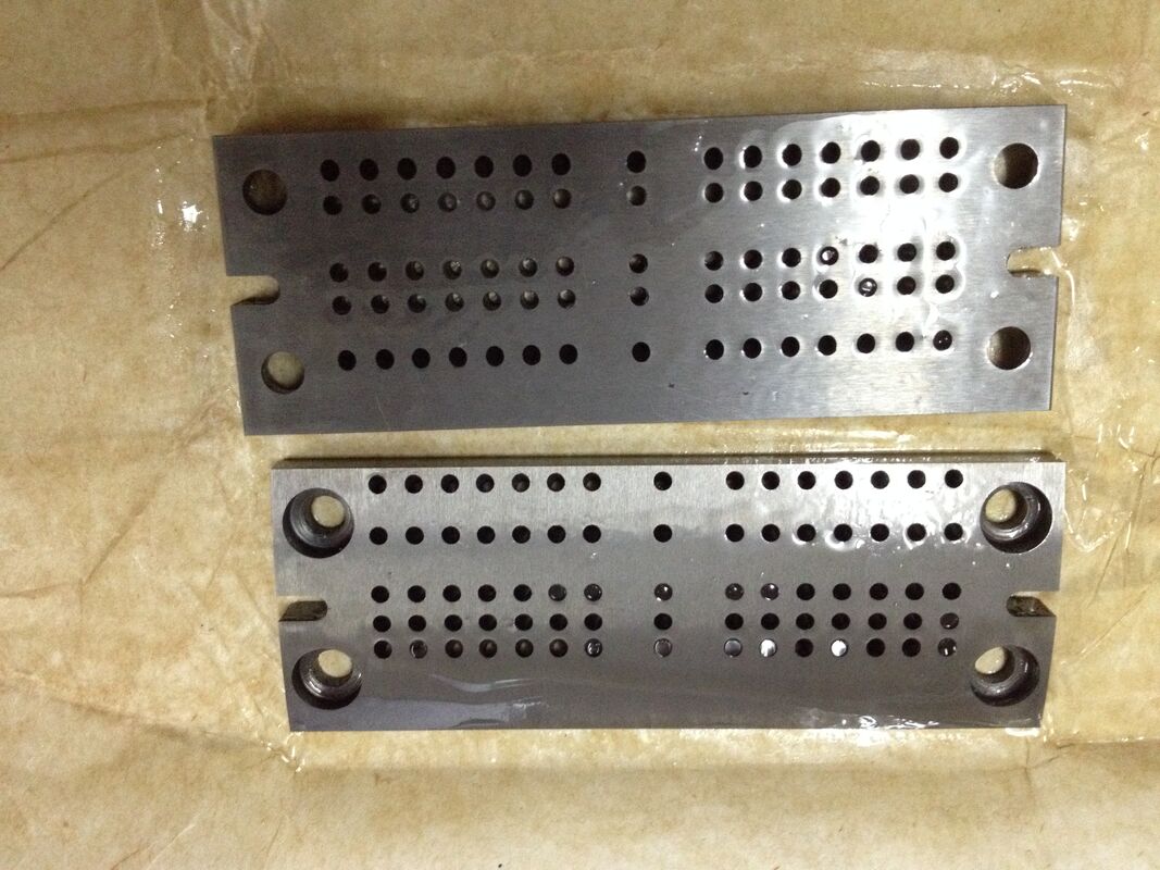 แผ่นดูดซับทังสเตนคาร์ไบด์ Hauni Protos Machine ขนาด 124×33×6.7 มม. สำหรับเครื่องจักรยาสูบ
